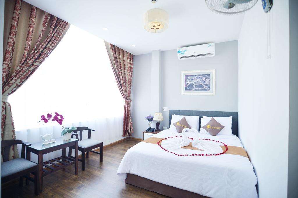 Nice De Paris Hotel Da Nang Exterior photo